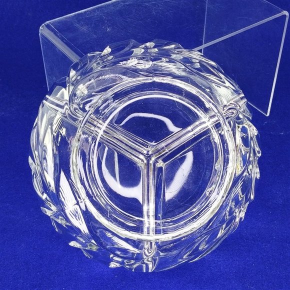Serving Bowl Divided Simple Leaf Design Vintage Glass Home Decor 6" Dia - Picture 3 of 6